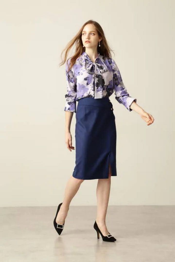 ピンキーアンドダイアンピオニープリントボウタイリボンブラウス