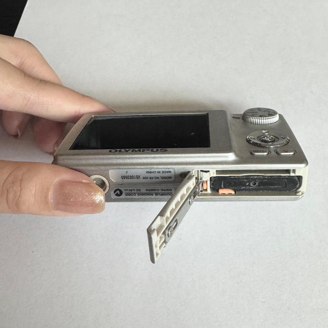 OLYMPUS FE-220 コンパクトデジタルカメラ【動作確認済み】