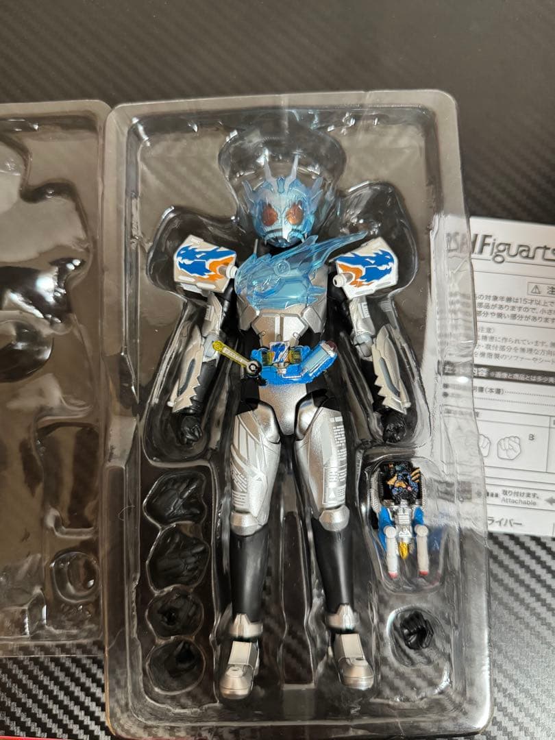 S.H.Figuarts 仮面ライダークローズ　￼セット