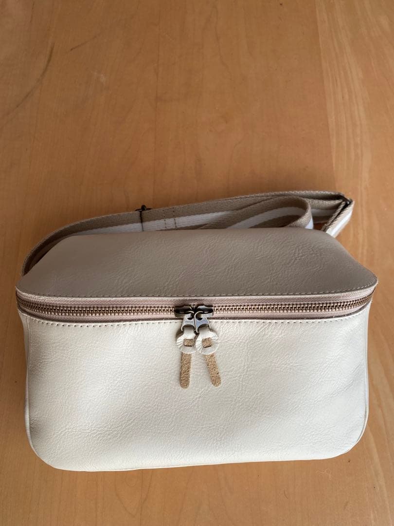 カンミ　Kanmi ボディバック　バニラ ボディバッグ | Kanmi（カンミ）公式オンラインストア