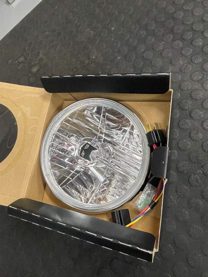 す*つ様 SEV MARCHAL ヘッドライトLED付き722 702マーシャル 722unit_yel4.jpg