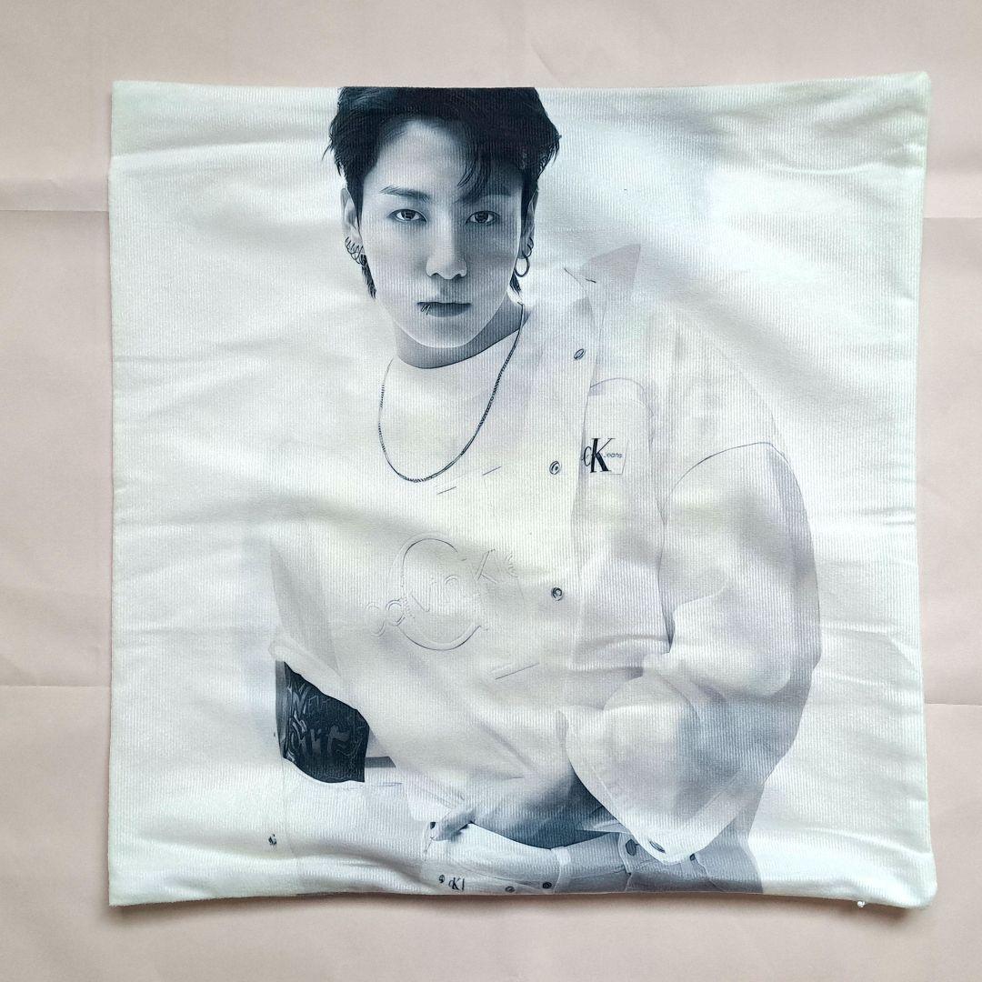 BTS ジョングククッションカバー③ - メルカリ