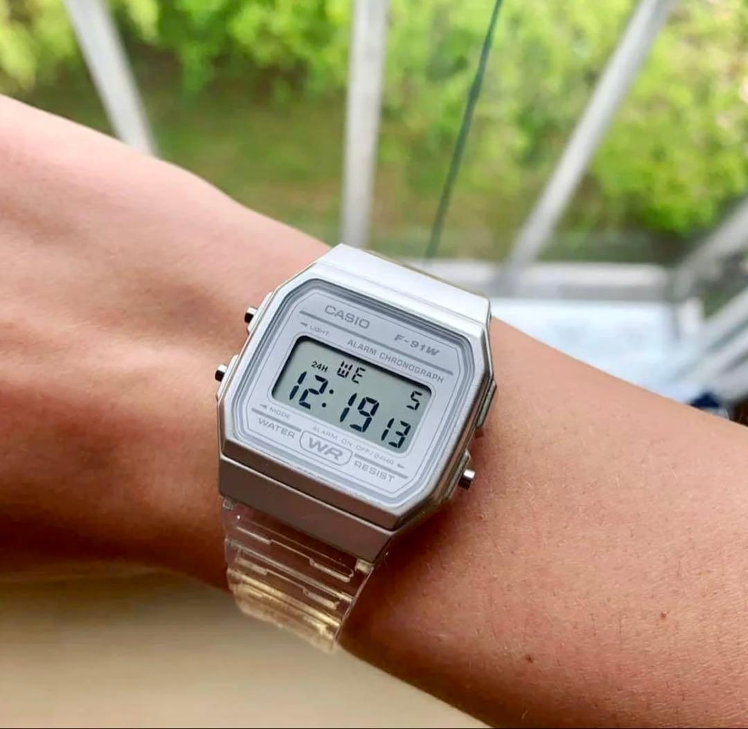 カシオ デジタル腕時計 （新品）海外モデル ホワイト スケルトン