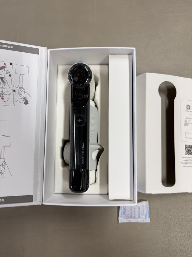 Insta360 Flow スマートフォンスタビライザー - メルカリ