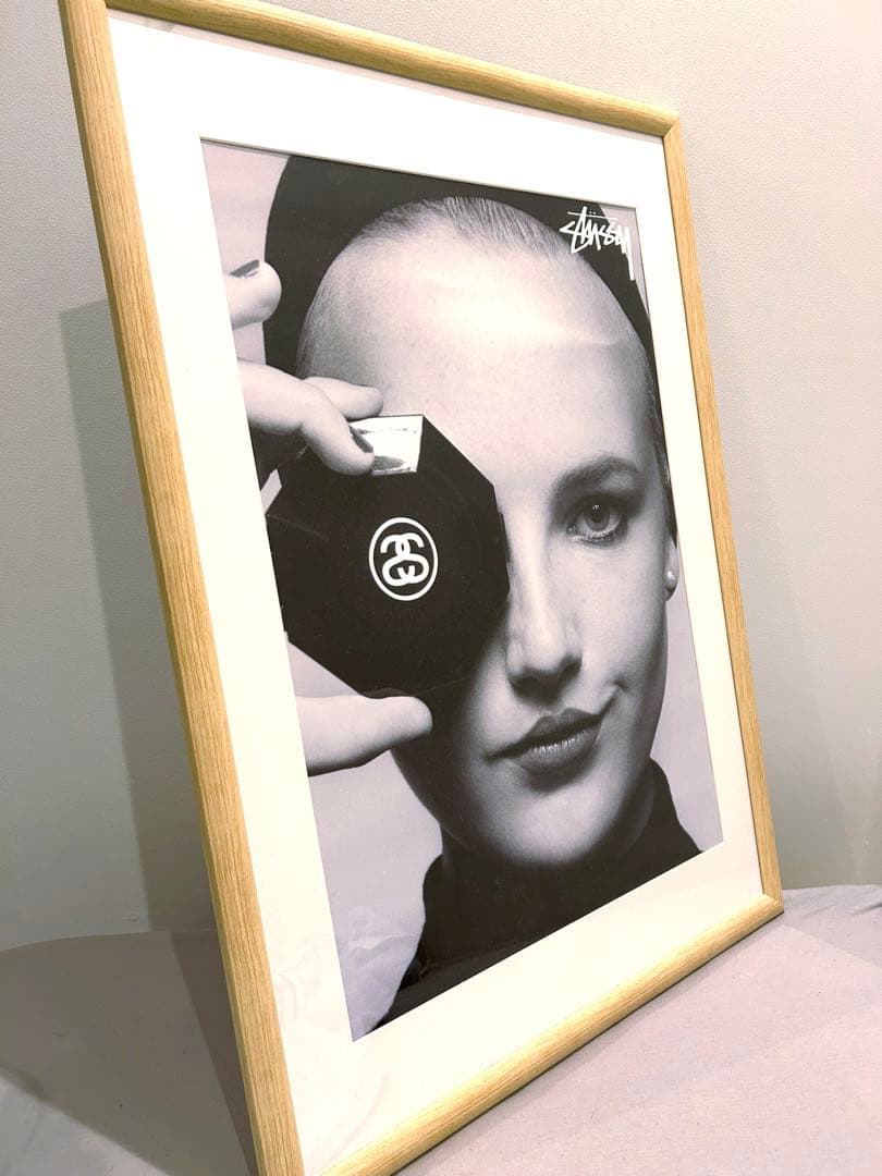 STUSSY カールラガーフェルド追悼記念　非売品ポスター　額付き STUSSY - 非売品 stussy CHANEL 追悼デザイン ポスターの通販 by