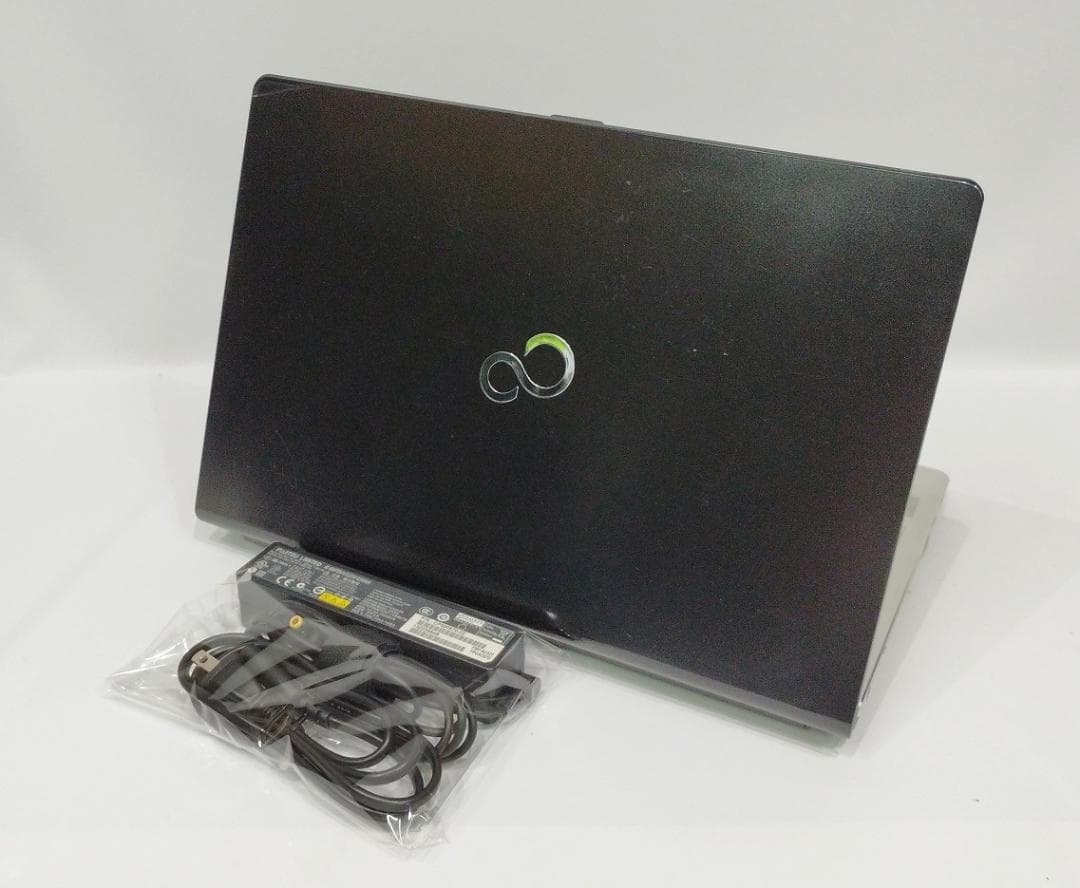 13.3FHD 富士通 I5 S935/K I5 メモリ10GB SSD カメラ