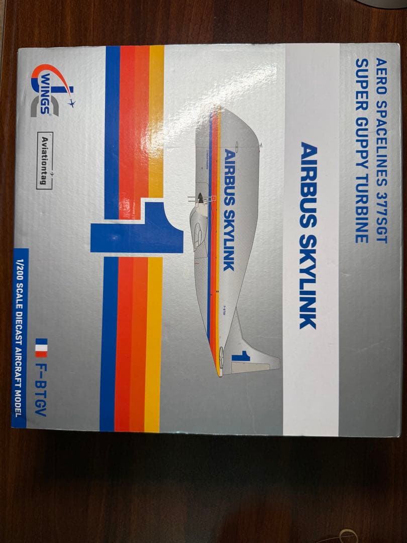 航空機・ヘリコプター JC WINGS 1:200 SUPER GUPPY F-BTGV Amazon.com: JC Wings for AERO SPACELINES Super Guppy Turbine for