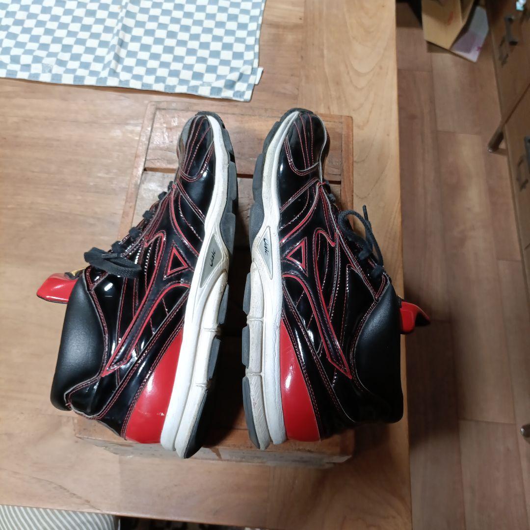 28cmミズノプロ 野球アップシューズ 黒/赤 トレーニングシューズ