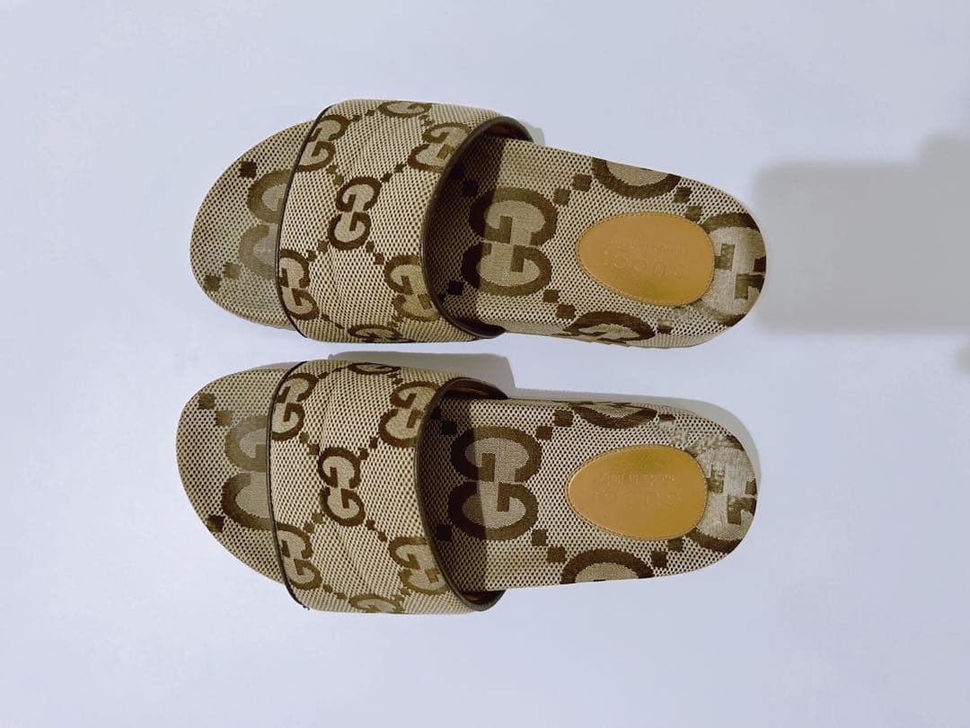 GUCCI（グッチ）／メンズ革サンダル／表参道で購入／裸足では1度も履い