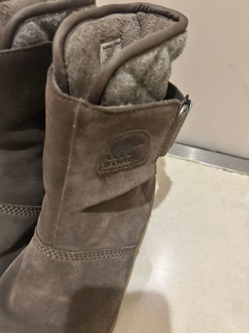 SOREL グレー ムートンブーツ - メルカリ