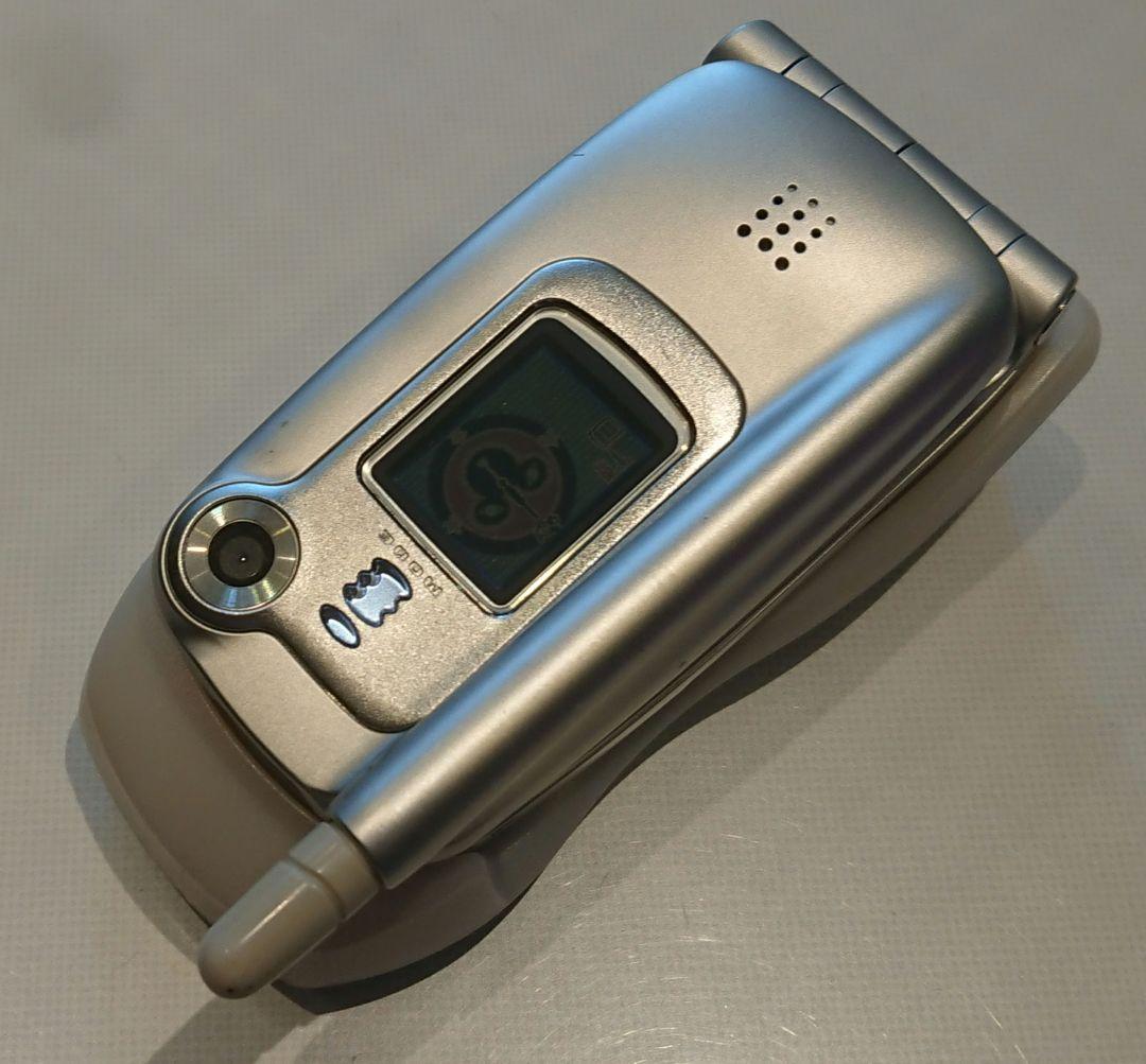 美品 レア ドコモ docomo N504is silver シルバー ガラケー - メルカリ