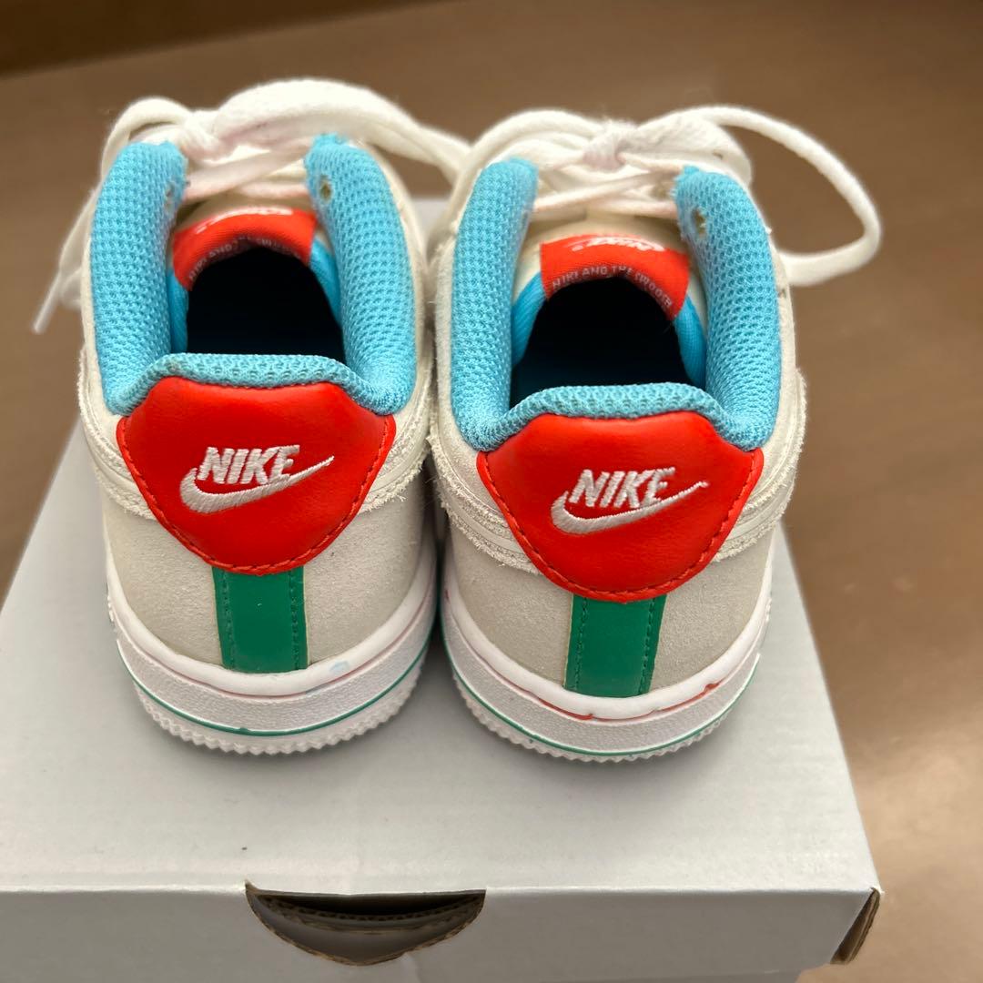 NIKE エアフォース1 LV8 ￼FQ8351-110 スニーカー