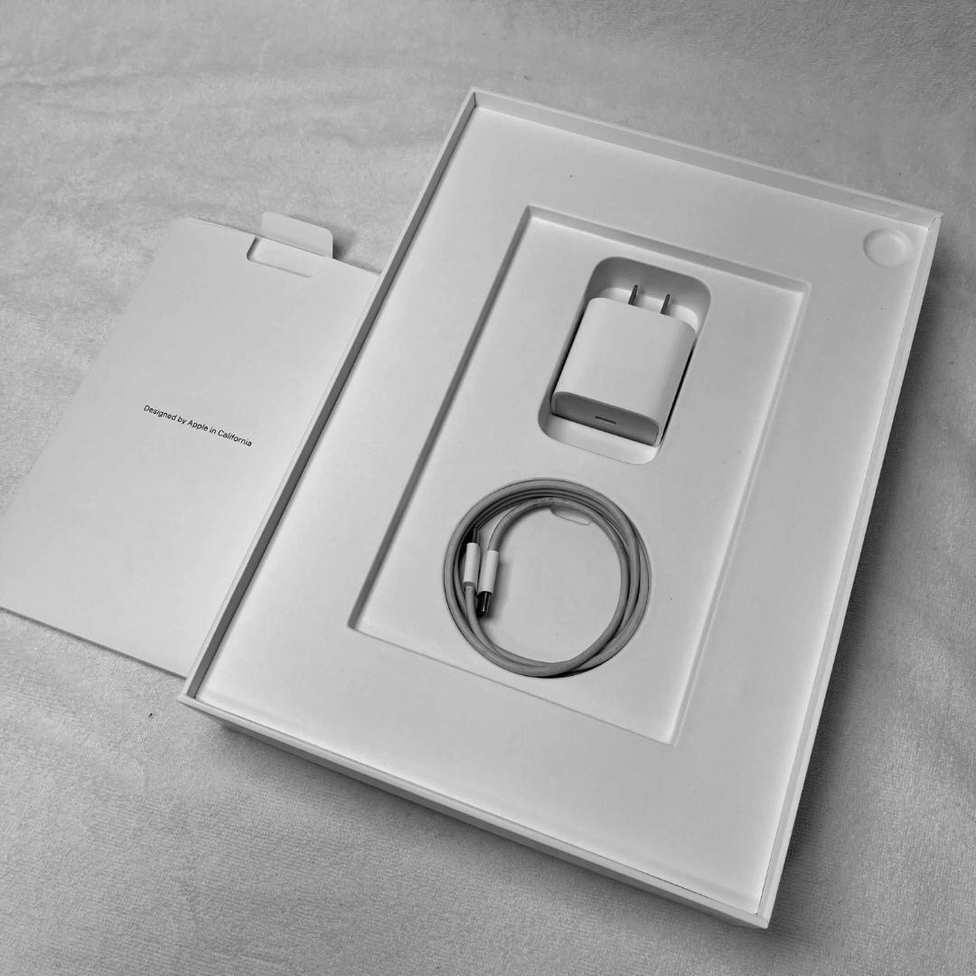 iPad Air 第4世代 美品 箱付属品込 Wi-fiモデル 64GB - メルカリ