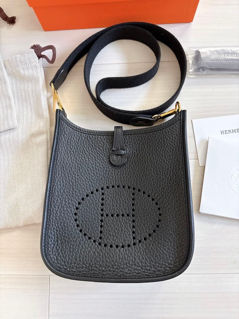 極美品！エルメス ミニエヴリンtpm ノアール ショートストラップ