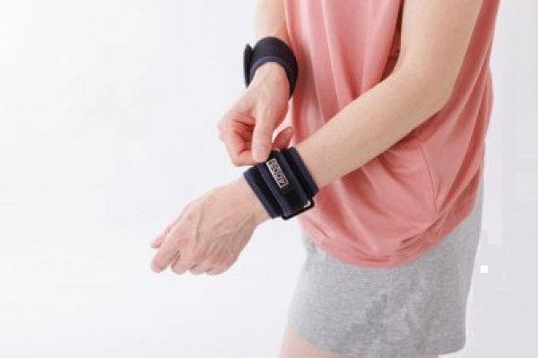 ●新品未使用●匿名配送●品薄商品●4DS手首・足首キュンベルトセット