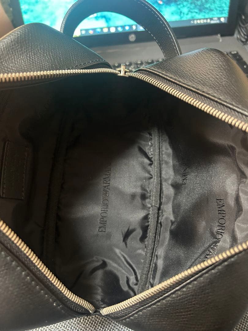 《極美品》EMPORIO ARMANI メンズ レザー ロゴ金具 セカンドバッグ