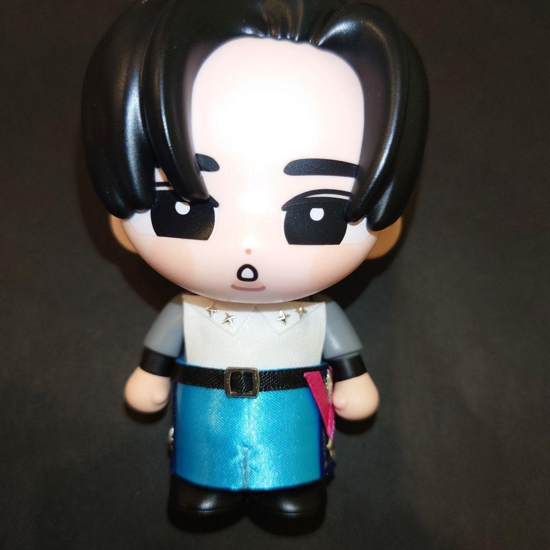 Snow Manすのチル ソフビ服 目黒蓮 ターコイズ衣装風 - メルカリ