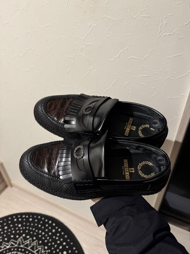FRED PERRY E COX ブラック クロコダイルローファー Fred Perry Tassel Loafer Black – George Cox