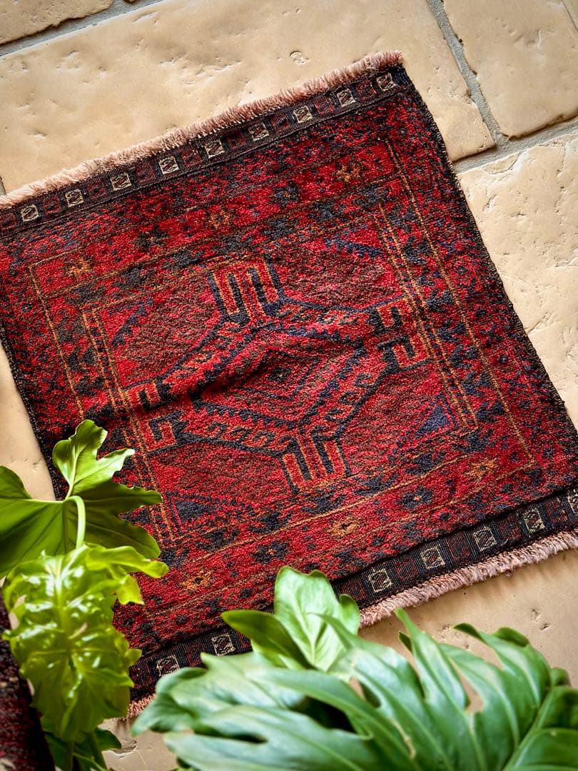 トライバルラグ　ヴィンテージラグ　アフガン　ミニラグ　バルーチ族　プリミティブ アンティーク アフガニスタン トライバルラグ バルーチ族 オールド