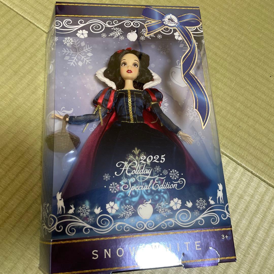 2025 白雪姫 ホリデースペシャル限定ドール 海外ディズニー 完売品