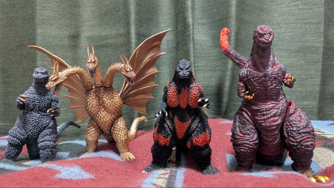 ゴジラ　東宝怪獣コレクション 4体セット　おまけ付き　フィギュア 東宝が生み出した怪獣たちを初の“1/700統一スケール”でフィギュア化 隔