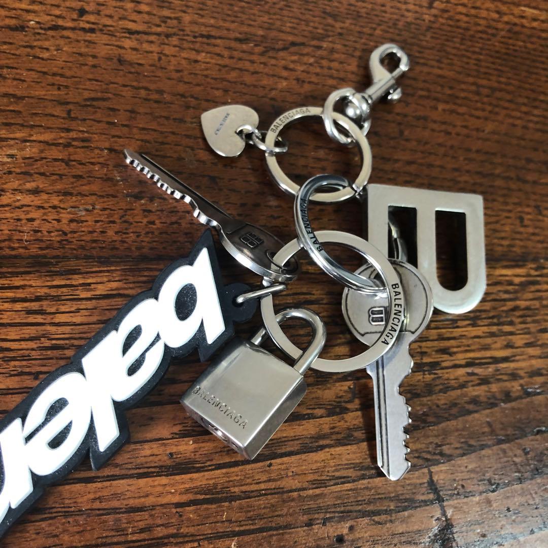 BALENCIAGA バレンシアガ KIT キーチャーム ブラック - メルカリ