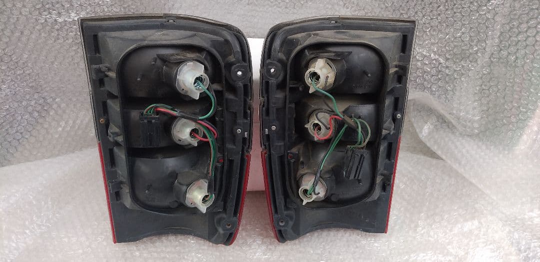 いすずビッグホーン用 クリアテールランプ左右セット - メルカリ