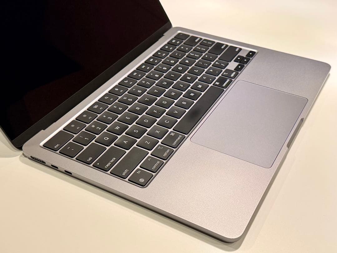 M2 Macbook Air 13.6in スペースグレイ　512GB US配列