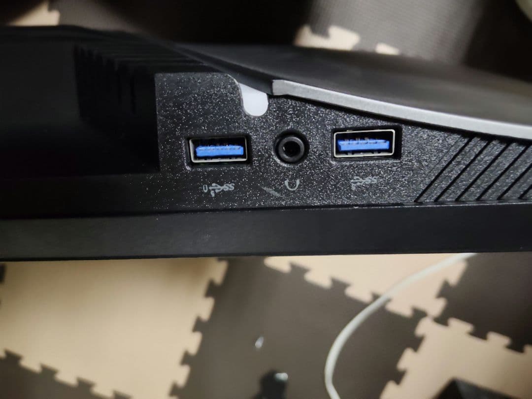 DELL 31.5インチ WQHD 165hz IPS モニター スタンド無し