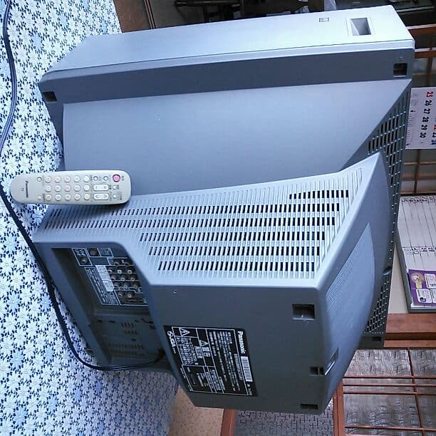 パナソニック25型 平面ブラウン管TV 2002年製 TH-25FB5 - メルカリ