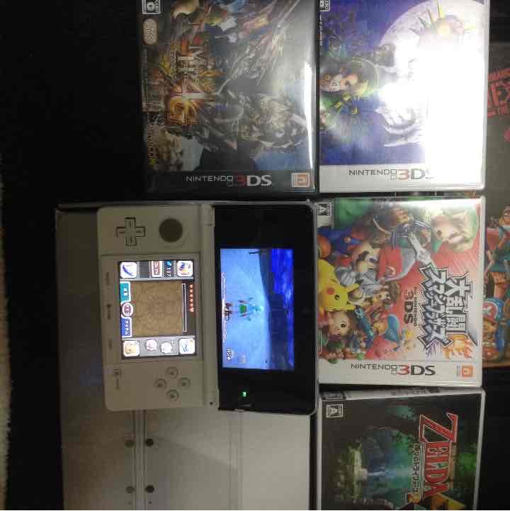 3DS本体+ムジュラ+モンハン4g+スマブラ+神々2 3DS]Newニンテンドー3DS LL ゼルダの伝説 ムジュラの仮面 3D パック