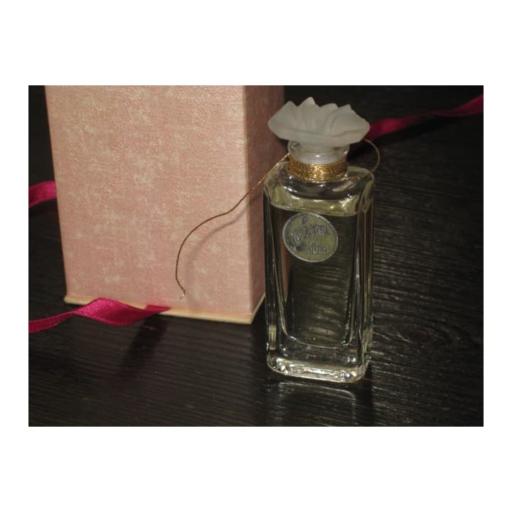 ポーラ サイクラメン 香水 シクラメンの香りcyclamen Perfume