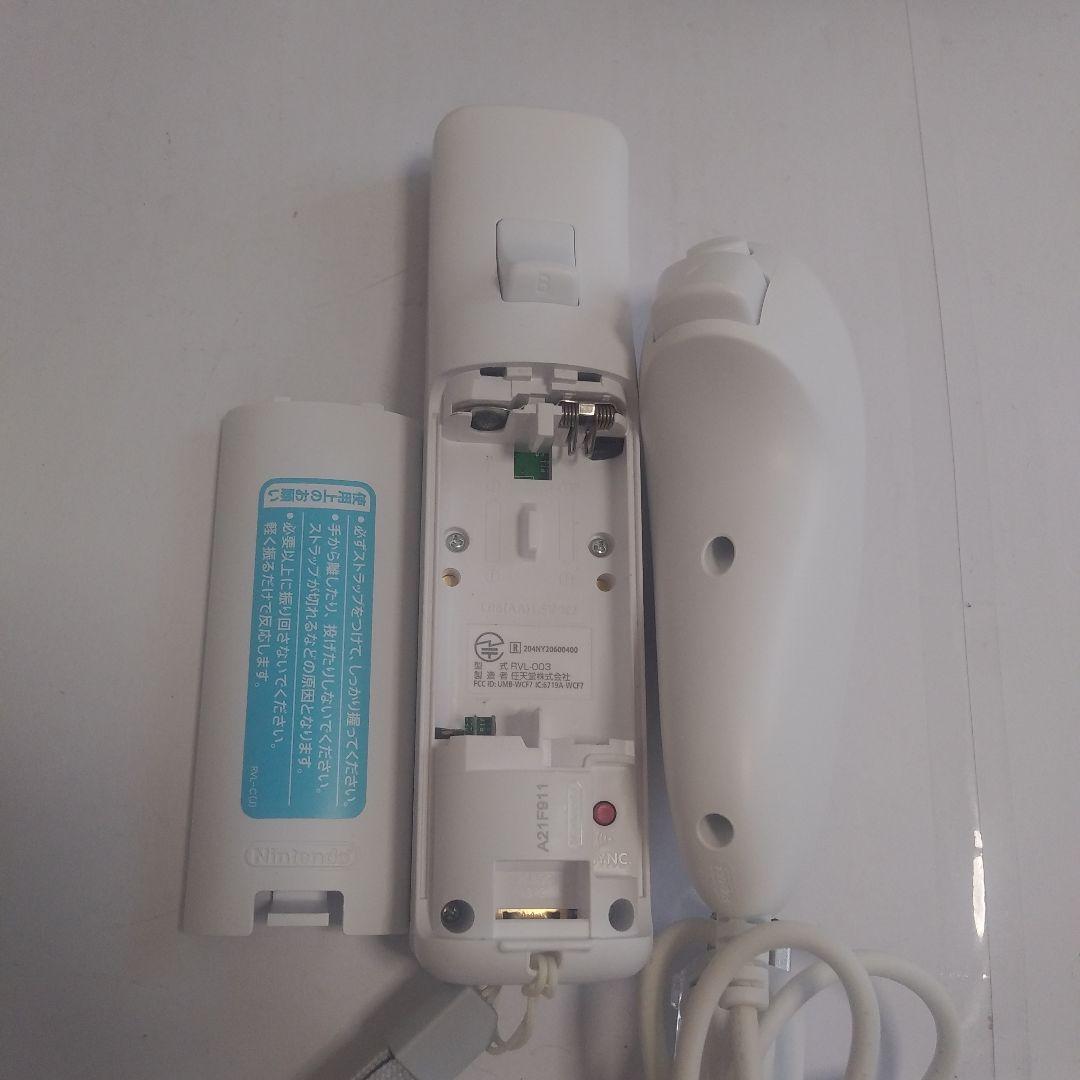 Nintendo wii 本体セット ソフト4本/wiiリモコン・ヌンチャク付き