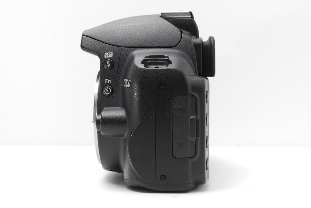 美品】Nikon D3000 スマホ転送 手振れ補正 安心のレンズフード付