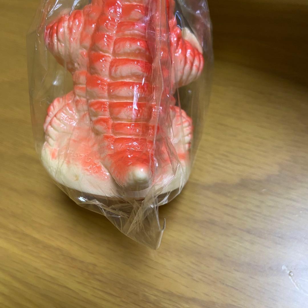 ウルトラマン 怪獣 レッドキング m1号 貯金箱 ソフビ 5420 - メルカリ