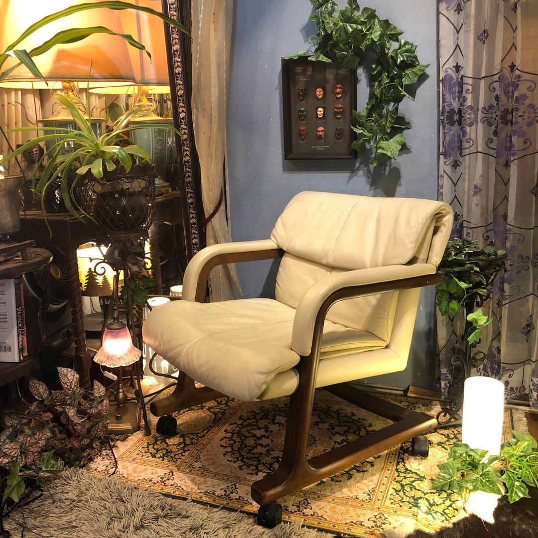 Sale ヴィンテージ 富士ファニチャー　キャスター革張りアームチェア Sale ヴィンテージ 富士ファニチャー キャスター革張りアームチェア