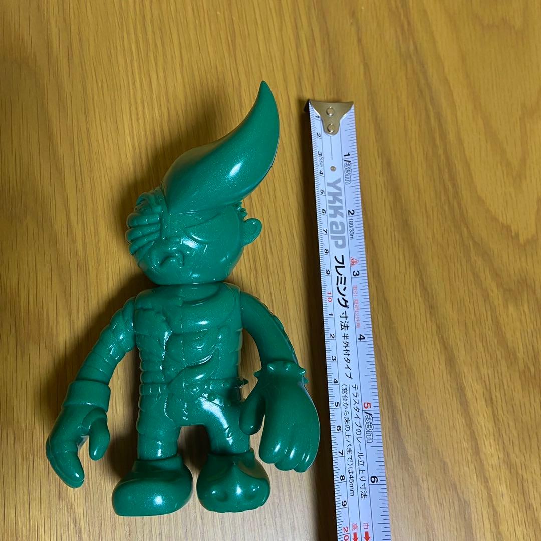 リアルへッド マッドバーバリアンズ 緑ラメ成型 未塗装 ソフビ 5416