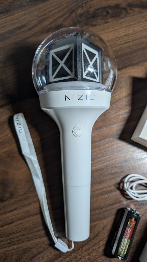 NiziU ペンライト ペンライトケース トートバッグ セット - メルカリ