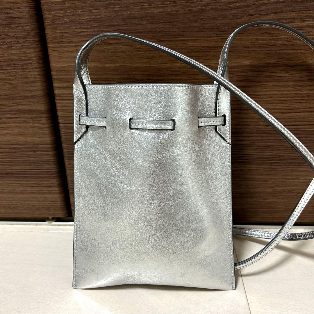 美品 J&Mデヴィッドソン ファロートートバッグミニ シルバー - メルカリ