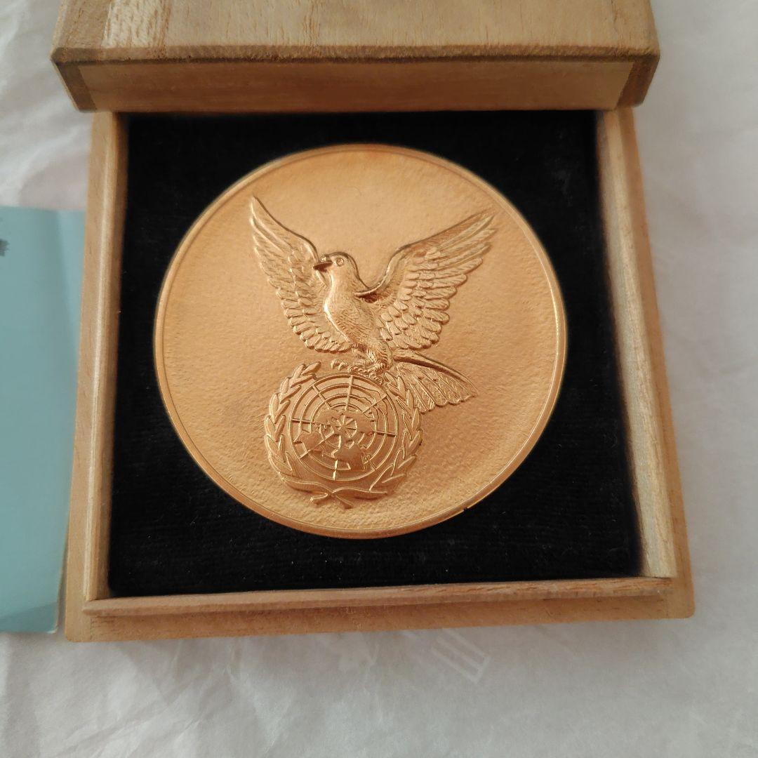 国際人権年記念金メダル 木製ケース付き 美品♡ - メルカリ