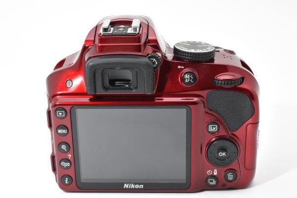 【ほぼ新品】ニコン Nikon D3300 レンズキット 《ショット数303回》