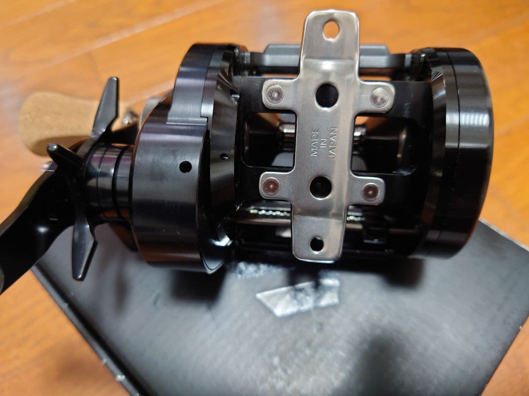 RYOGA SHRAPNEL ベイトリール 新品未使用品、パワーコルクノブ付き