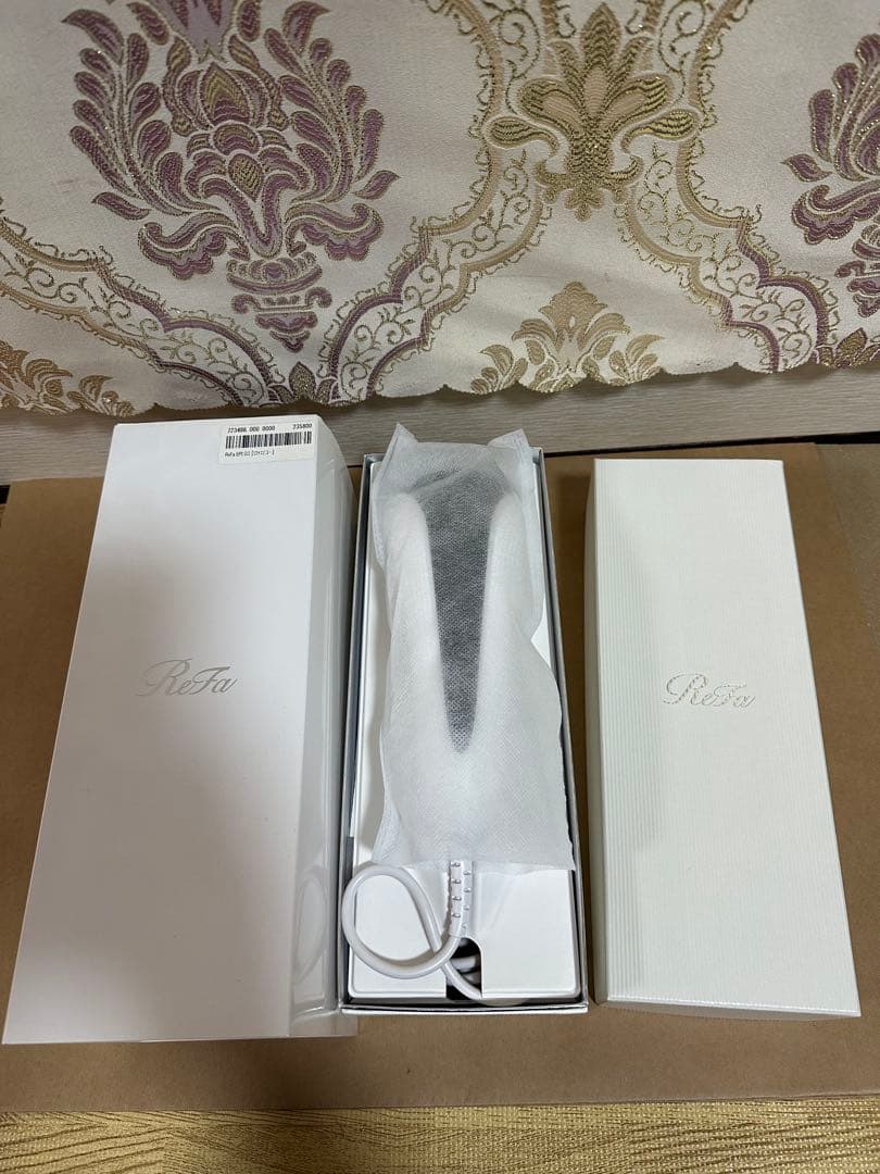 超美品ReFa 脱毛器 EPI GO RE-AR 顔脱毛 VIO脱毛 今 お得！】ReFa EPI GO(リファ エピ ゴー)／光美容器／ムダ毛ケア