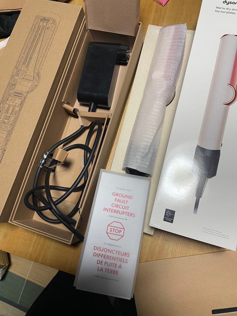 中国 韓国 ヨーロッパ Dyson ドライヤー ht01 ストレイトナー