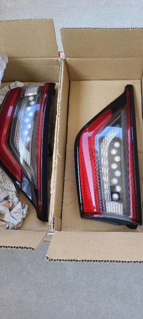 ど*ん様 年明け限定値下げ HARRIER ハリアー 純正テールランプ加工品