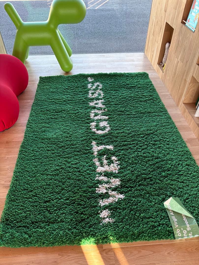 WET GRASS ラグ Virgil Abloh デザイン　IKEA IKEA x VIRGIL ABLOH MARKERAD Wet Grass Rug GREEN×WHITE 133cm x