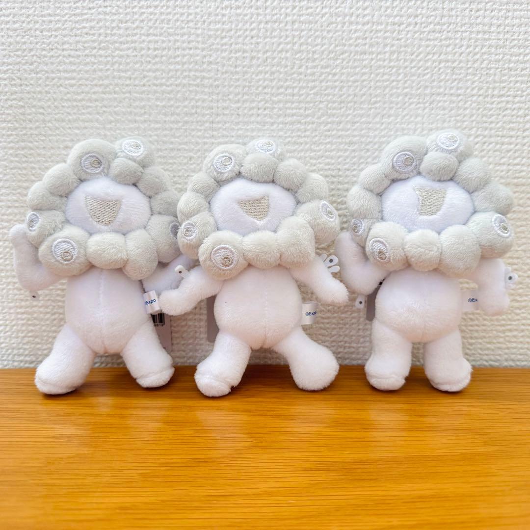 白ミャクミャク ボールチェーンマスコットABC 3点セット - メルカリ