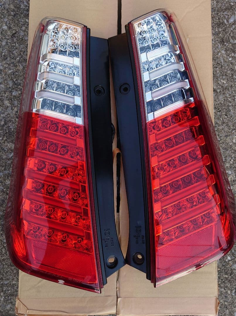 ワゴンR MH23S ヴァレンティ LEDテールランプ 廃盤 - メルカリ