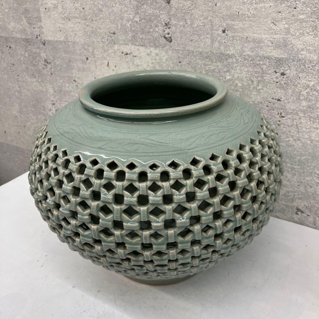 昭和レトロ 高麗青磁 陶器製 網目 透かし彫り 骨董品 壺 飾り壺 花器