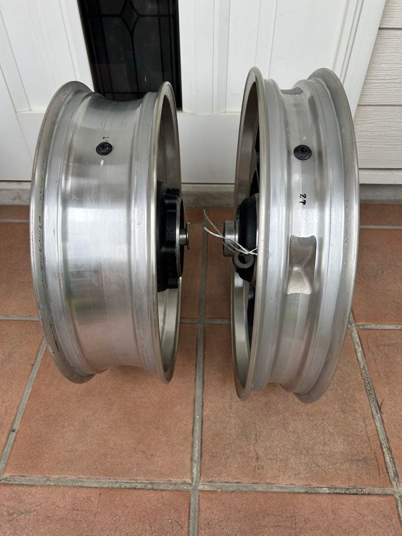 7*w様 カワサキ ゼファー1100 純正ホイール 前後 中古 - メルカリ